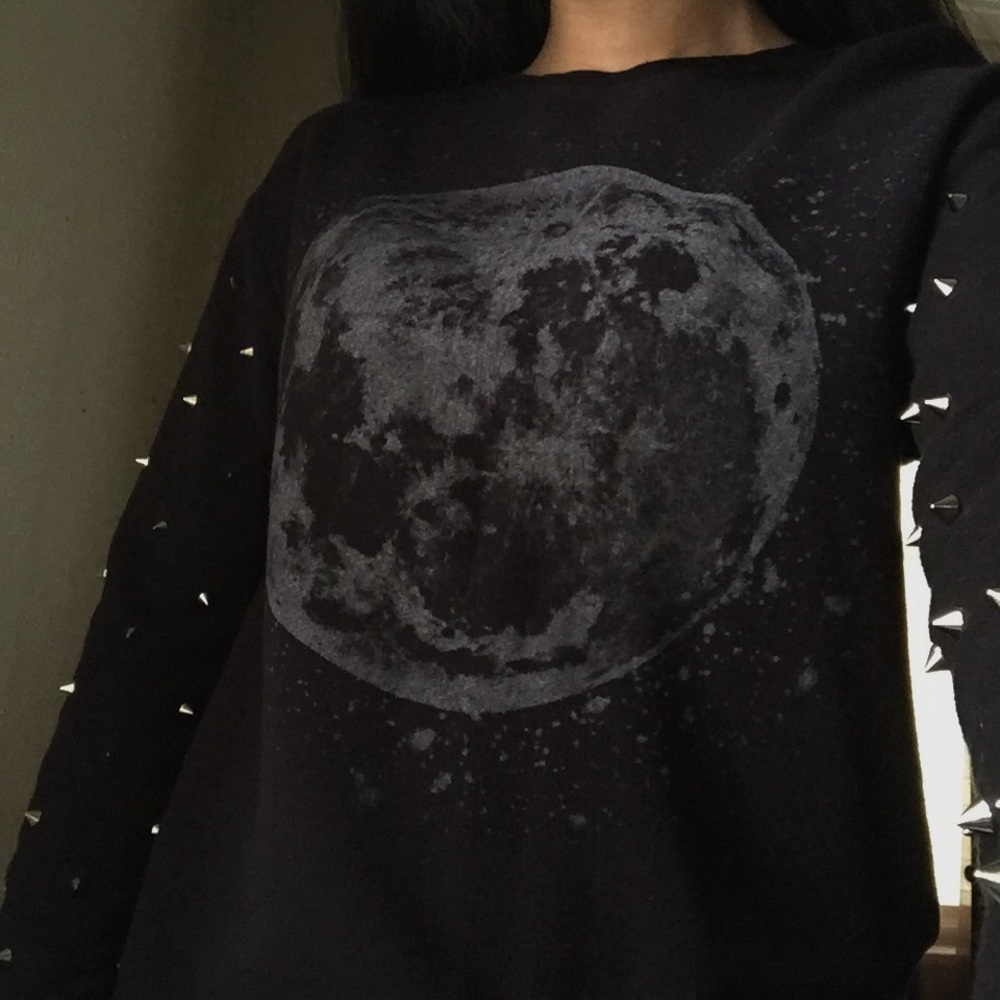 🌑 Cute black moon crew neck